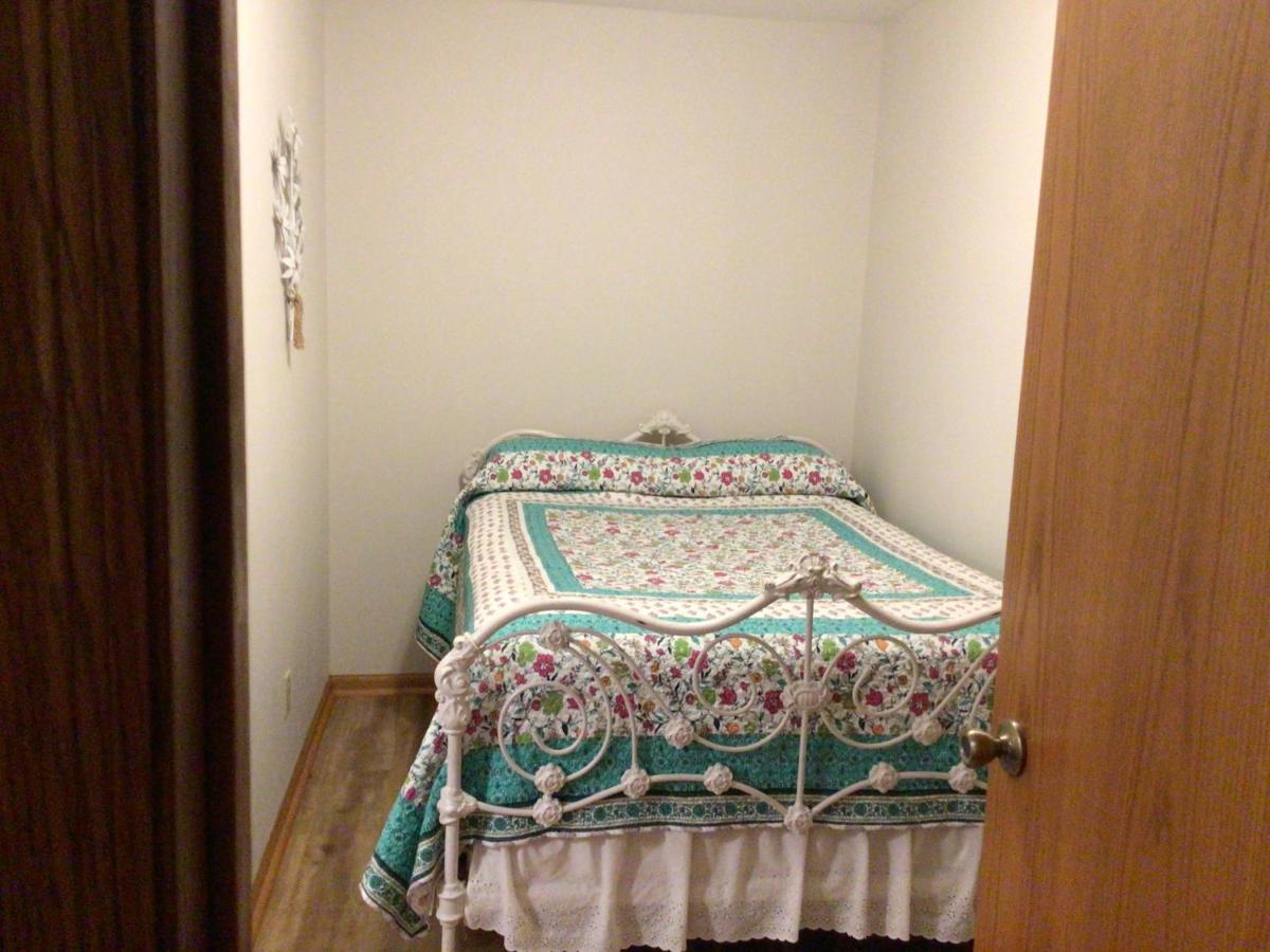 Big Hollow Guest House 스프링 그린 외부 사진